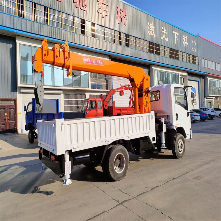 绥中县三轮随车吊定制 农用改装机自备吊中瑞长期出售