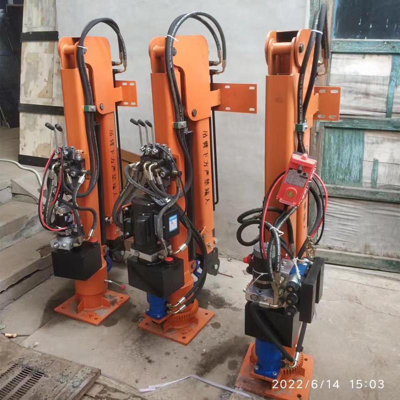 绥中县重汽蓝牌随车吊 3.2吨 国六动力强 液压驱动 农用自卸起重机